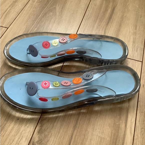 EUC vintage buttons jelly thongs sandals - Picture 3 of 10